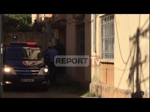 Report TV - Merrte 5 mijë € ryshfet, drejtori i Hipotekës në Shkodër me pranga në duar në gjykatë