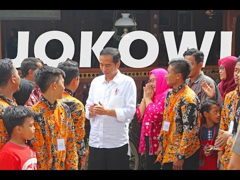 KUNJUNGAN JOKOWI DI TUBAN - PERTAMA KALI JOKOWI MAKAN RAJUNGAN DI RM. NDORO BEI