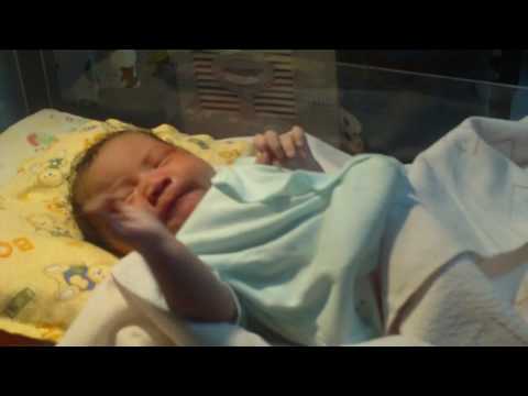 Anak baru lahir di sesar(3)