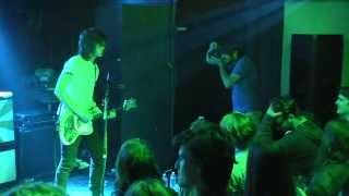 Bass Drum of Death: "Black Don't Glow / Velvet Itch" (live)