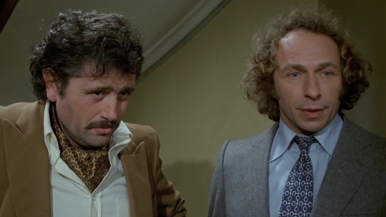 Miniature de la vidéo La Carapate (1978)  - Avec des enfants cons, un passé con, un avenir con du film La Carapate