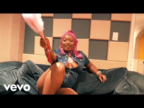 NAAEEBAAEE - Treat Me