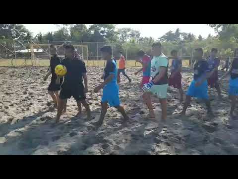 Partido de futbol en La Pirraya