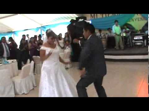 Baile mix sorpresa en matrimonio de joel y elizabeth 01.12.12 video oficial