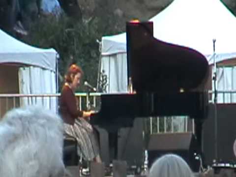 Iris DeMent - He Reached Down