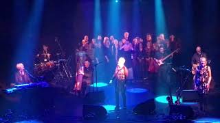 Hazel O’Connor with The Cambria Choir, That’s Life