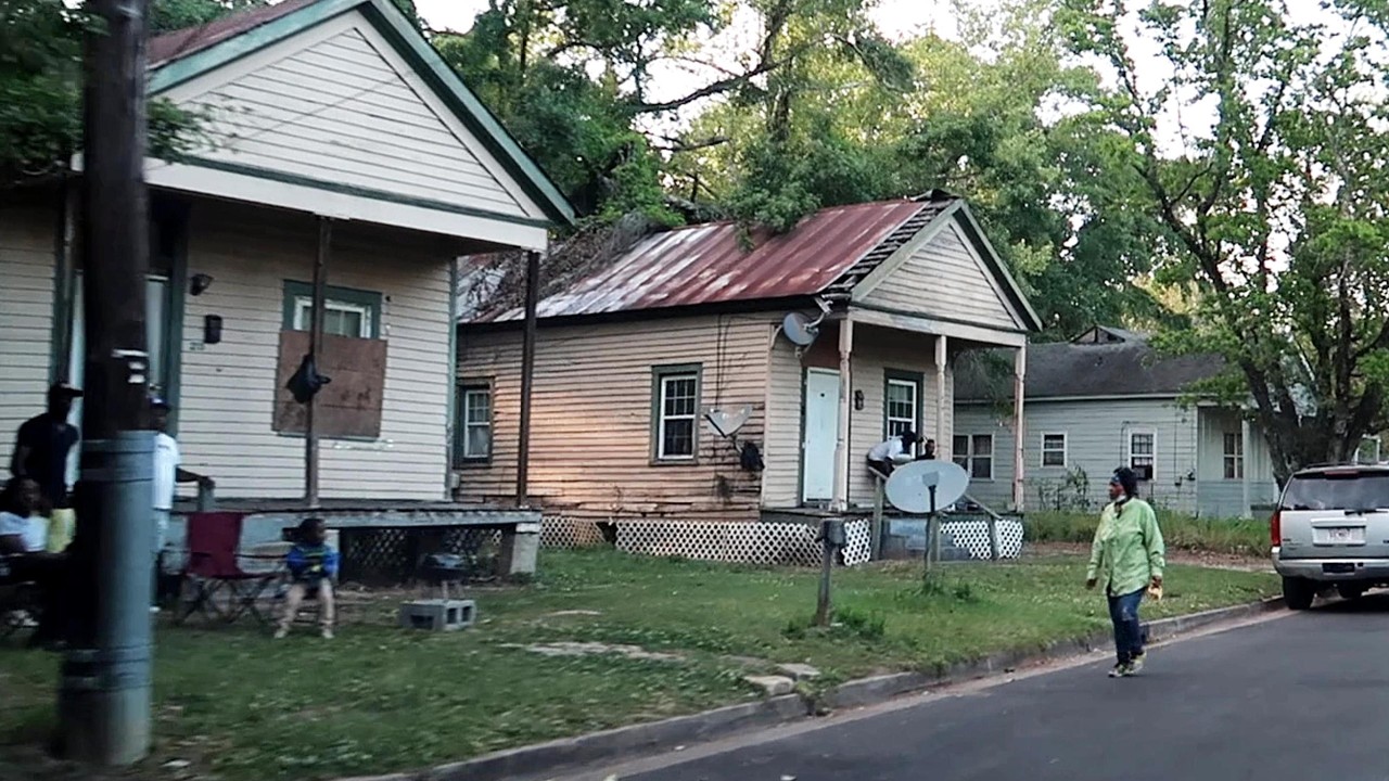 EXPLORING THE RAW STREETS OF MOBILE ALABAMA HOODS