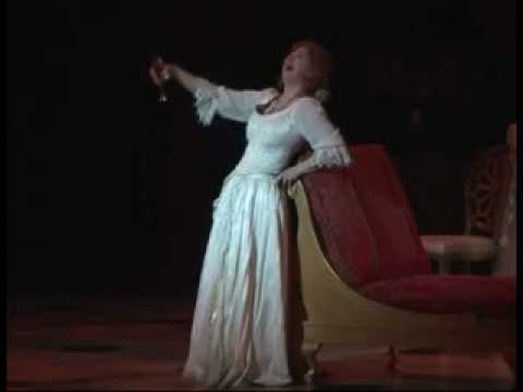 Manuela kriscak Debutto in Violetta Traviata e' strano- sempre libera.mp4
