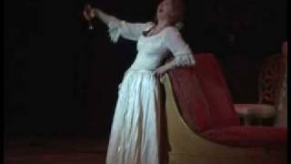 Manuela kriscak Debutto in Violetta Traviata e' strano- sempre libera.mp4