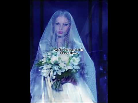 Atelier Versace 1994 | Kirsty Hume |#shorts #fashion #supermodels #fashionshow