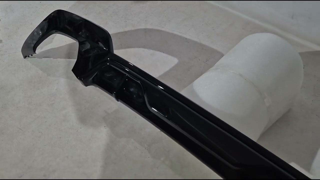 BMW 3-sarja G20/G21 2018– Takapuskurin diffuusori (M-Sport 2018-2022, suorakulmaisille pakoputken päille, ABS) Video 1