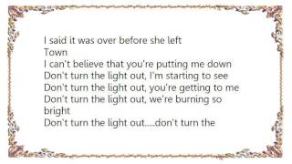 Cliff Richard - Don&#39;t Turn the Light Out Lyrics