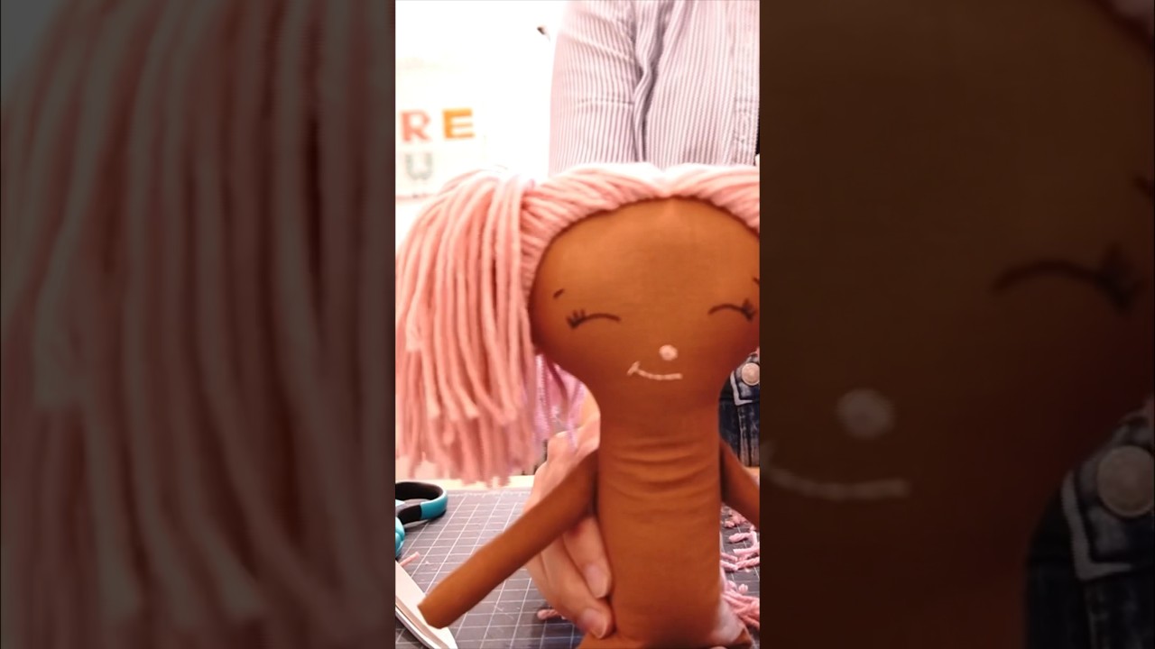 Yarn hair is the MOST FUN 🤩 #sewing #ragdolls