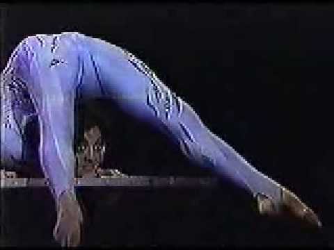Angela Laurier second contortion act
