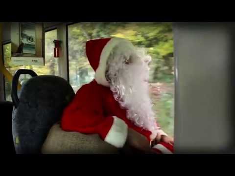 Il semplice sedile ribaltabile ad una fermata di AutoPostale