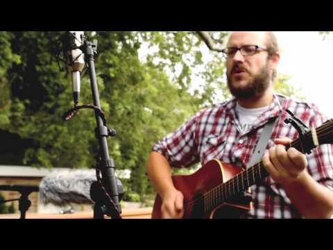 Common Shiner - Cold Chicago Shores (live on the porch)