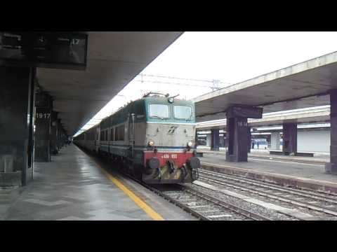 E656.052 in partenza con l' IC 35510 "Capodimonte" Salerno - Torino Porta Nuova