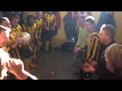 Rijnsburgse Boys starten nieuwe versie van kopbalfilmpjes eindigend in een prullenbak