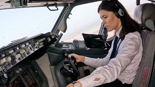 Beautiful Female Pilot Take Off Her Boeing B737-800 | Cockpit View | GoPro