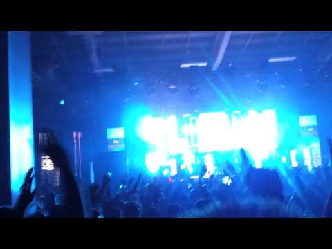 Armin Van Buuren - Thing Called Spaceman (Hardwell vs Above & Beyond) NYE 2013