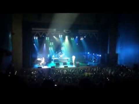 Bohemian Rhapsody  - God Save the Queen -  Live