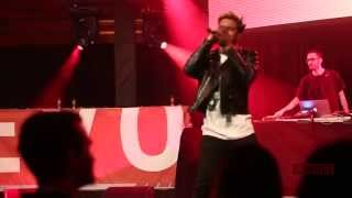 Vic Mensa Performs - &#39;U Mad&#39;