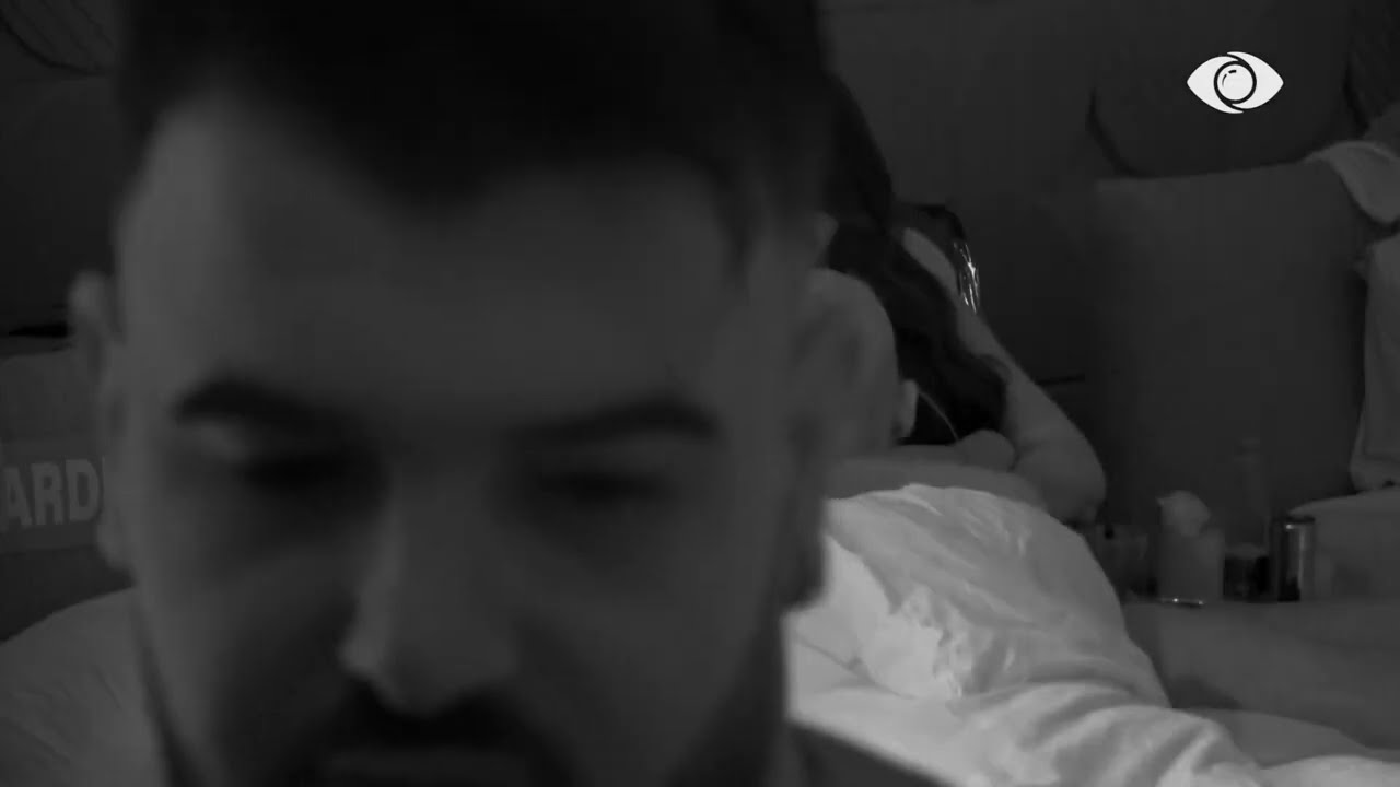 Pse i dhe dorën Endrikut/ Bardhi i sqaron Sarën: Po kërkoja te ty një sinjal…