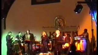 Brick House - Groove Kitchen