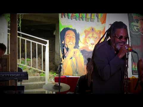 Madah One Shot session #1 - King Kalabash chante " Hardcore Life "