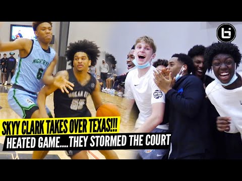 What A Crazy Ending....Crowd Stormed The Court! Skyy Clark Takes Over Texas