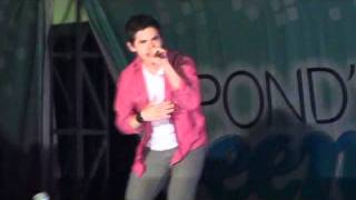 The Entrance + Stomping The Roses - David Archuleta Podnsteens Concert Jakarta 16th July 2011