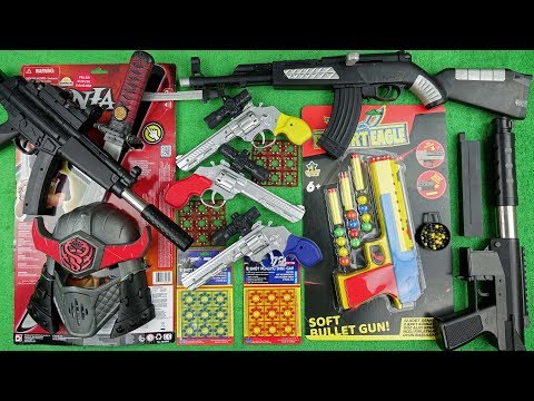 Toy Weapons !! BB GUNS AK-47 - MP5 - TEC-9 Ninja Turtles Shredder Mask & Guns of BOOM