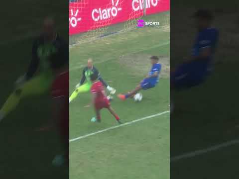 GOL PERDIDO BIZARRO NA VÁRZEA! #shorts