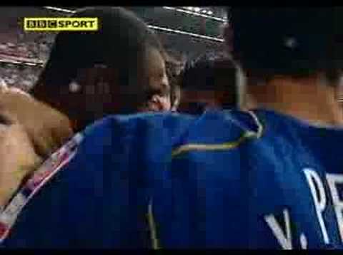 Gilberto Silva vs. Man Utd (August 2004)