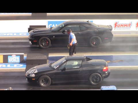 Honda Del Sol Stick Shift vs Hellcat, Camaro SS & Dodge Challenger Drag Races