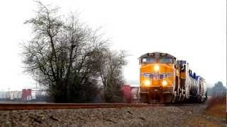 preview picture of video 'Union Pacific 7891 with train MRVPD @ Concomly Road - Gervais, Oregon 1-23-2012'