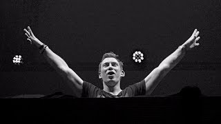 Hardwell - Everybody Is In The Place (Live at I AM HARDWELL)