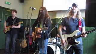 Et Tu Brucé - Either Way