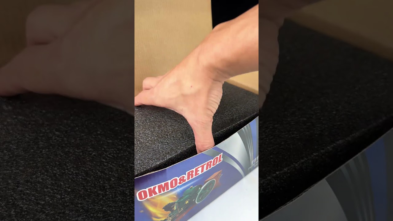 Unboxing a model engine from 1936