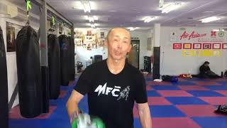 Shinobu Komatsu 55 years old ムエタイ キックボクシング ダイエット フィットネス ジム 大阪Cr Eminem Till I Collapse