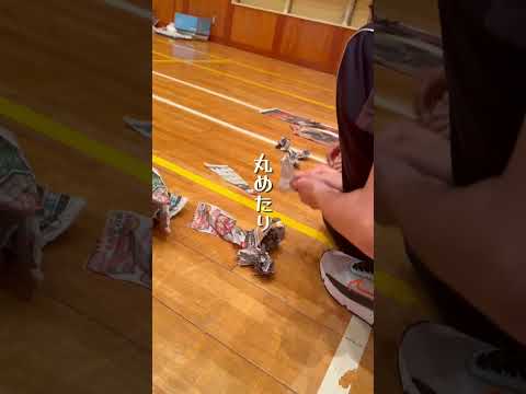 幼児教育学科 【授業風景】健康スポーツ実技（新聞遊び）