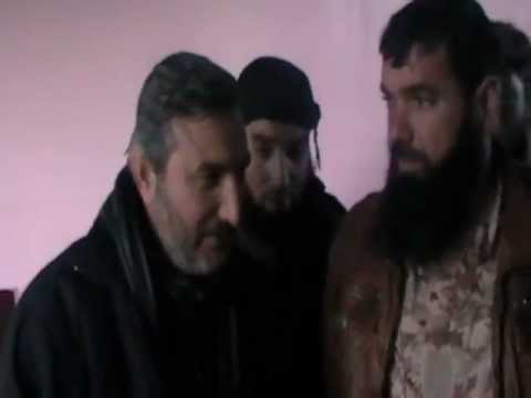 جولة للعقيد رياض الأسعد داخل مدرسة أبناء الشهداء في مدينة سراقب في ريف إدلب