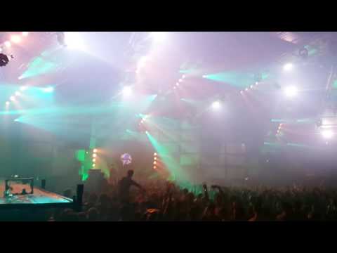 Netsky - Black & Blue (Maduk @ Liquicity Winterfestival)