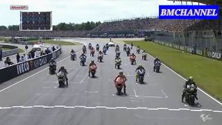 Download lagu MotoGP - Aksi Rossi menyalip semua pembalap di depannya hingga finish mp3