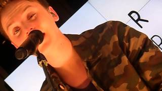 Conor Maynard covering Rihanna&#39;s Diamond Acoustic version BT Tower London