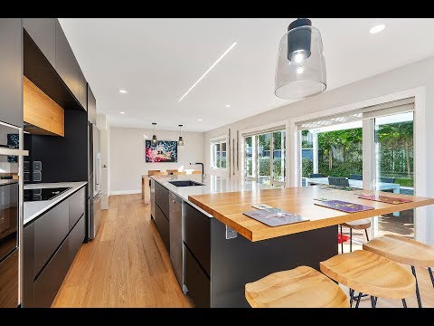 30A Mandalay Terrace, Karori - Stunning Home with Stunning Views!