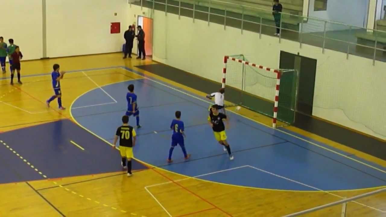 Amanhã da Criança 13-2 Alfa A.C. - 1º golo do Alfa A.C. - Tiago Santos (5) G.P. (11/11/...