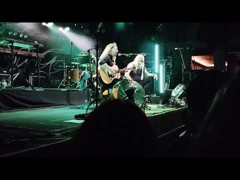 Two Soldiers - Marko Hietala feat. Tuomas Wäinölä ao vivo em Brasília 13/03/2024 (Toinha BR Show)