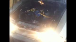 Download lagu 351 Windsor no heads starting it up and revving it up mp3