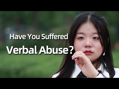 談起遭受過的語言暴力，女孩流下了眼淚